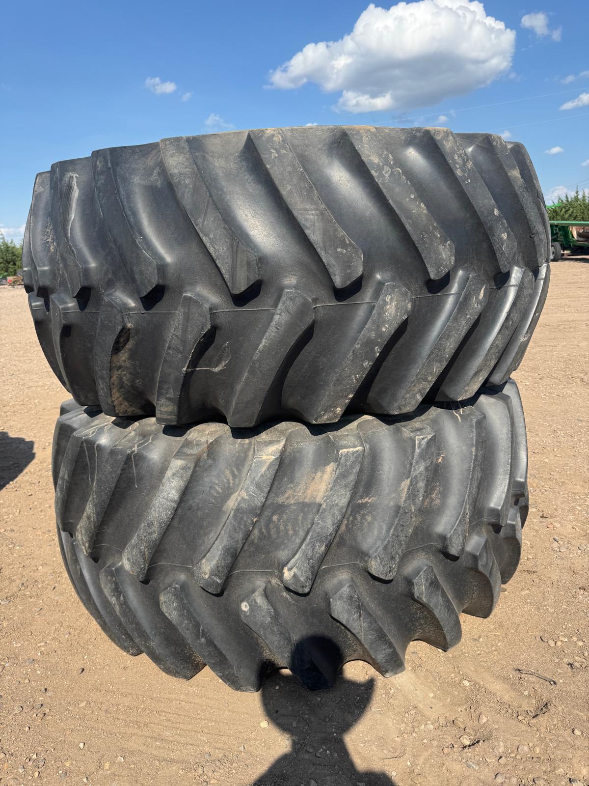 30.5L-32 Tires