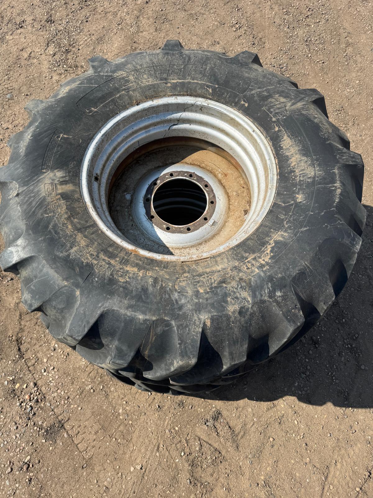 30.5L-32 Tires