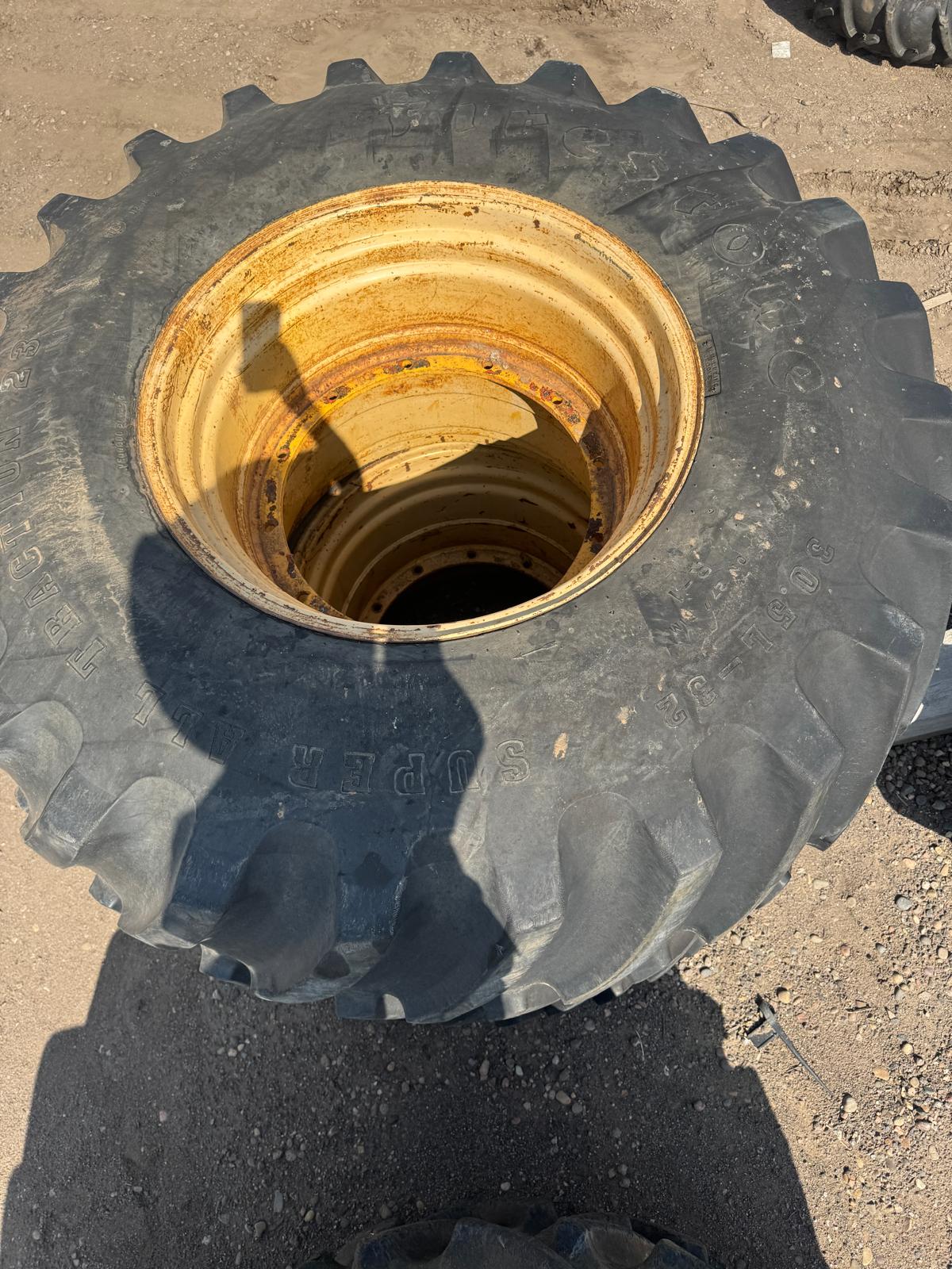 30.5L-32 Tires