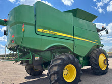 2015 S670 John Deere Combine