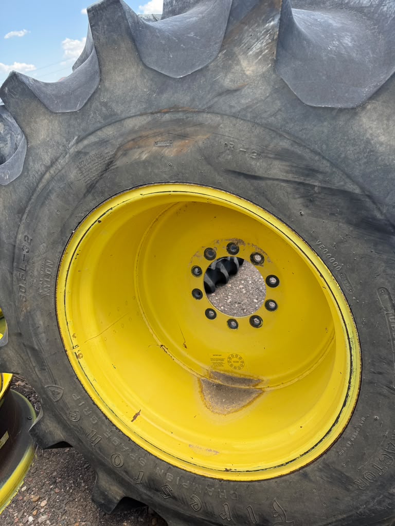 30.5L-32 Tires