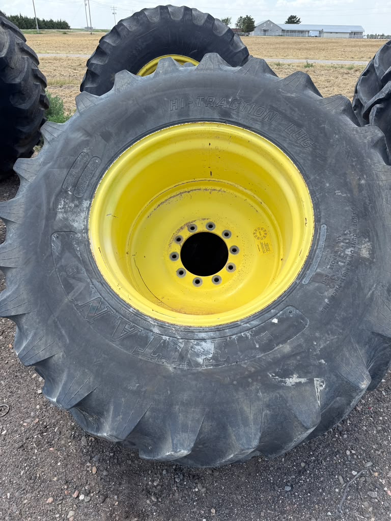 30.5L-32 Tires